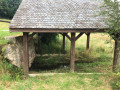 Au-dessus de Neuvic, entre champs et forêt Au-dessus de Neuvic, entre champs et forêt